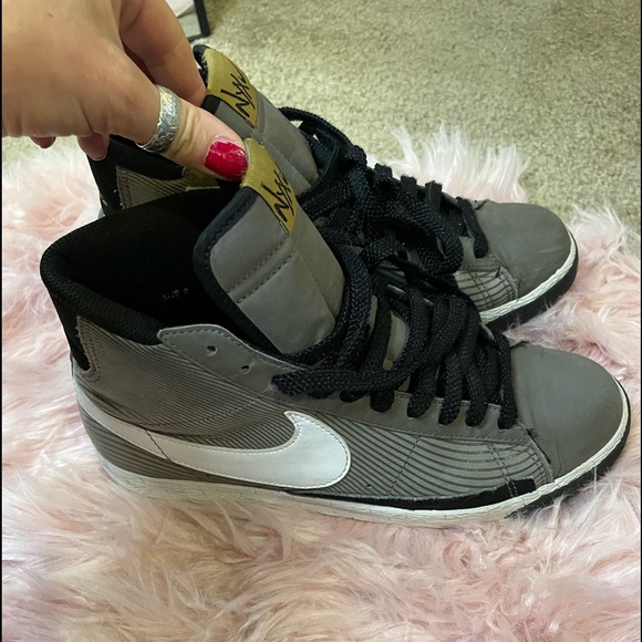 Nike shoes - Picture 5 of 8